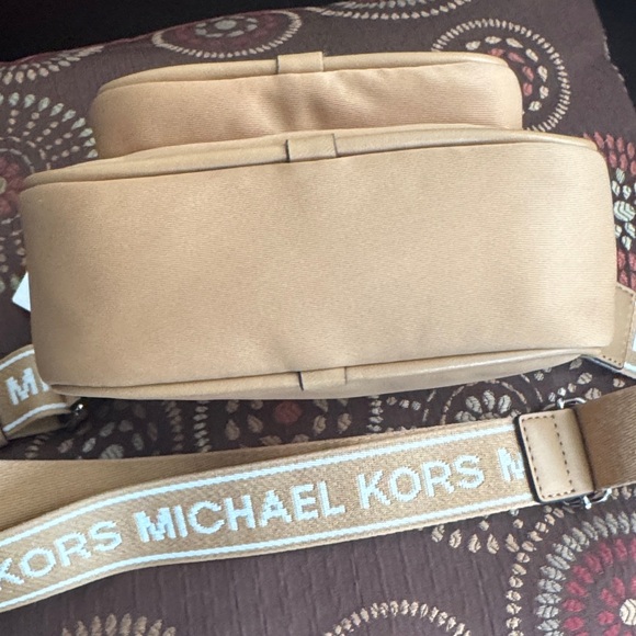 Michael Kors Khai North/South Pocket Crossbody – Peanut (NWT) - Picture 6 of 7